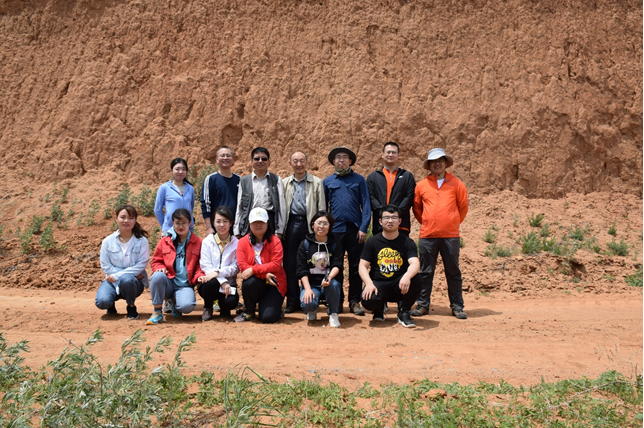 考察大连七顶山黄土堆积